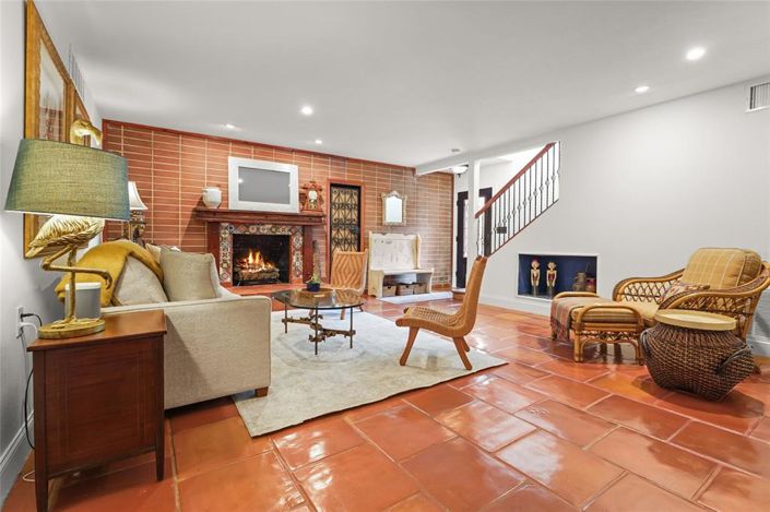 Image No.16-4 Bed Property for sale