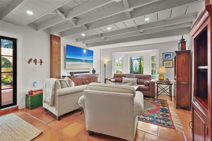 Image No.27-4 Bed Property for sale