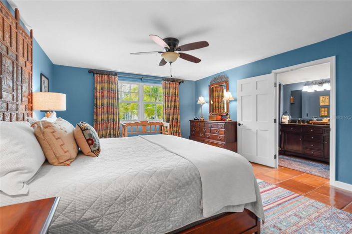 Image No.32-4 Bed Property for sale