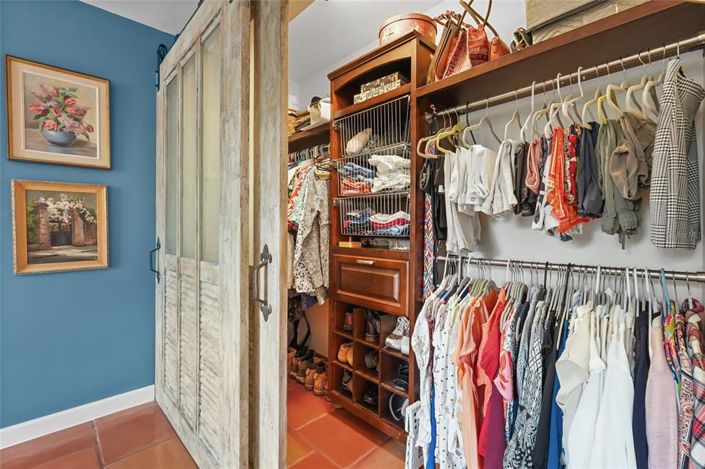 Image No.35-4 Bed Property for sale