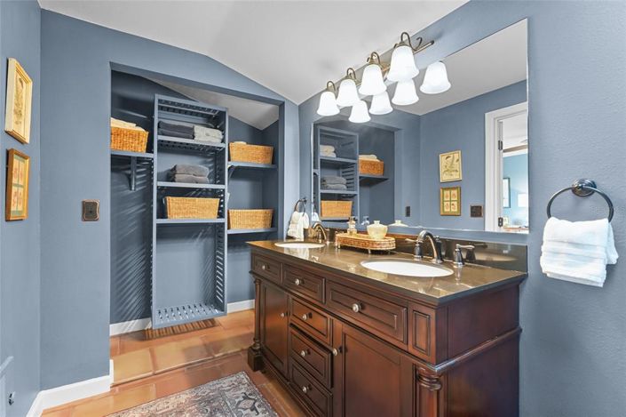 Image No.37-4 Bed Property for sale