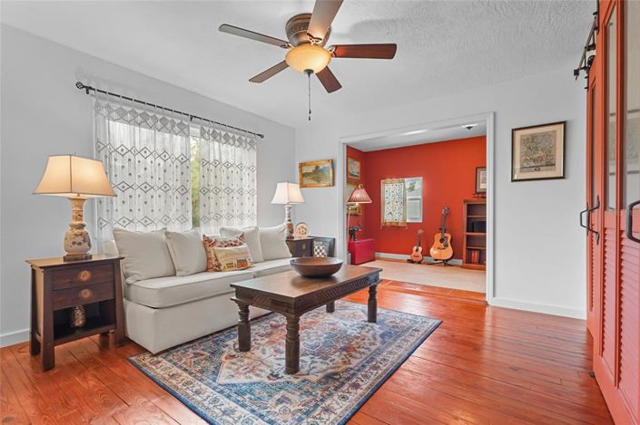 Image No.44-4 Bed Property for sale