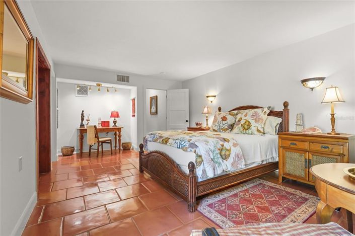 Image No.54-4 Bed Property for sale