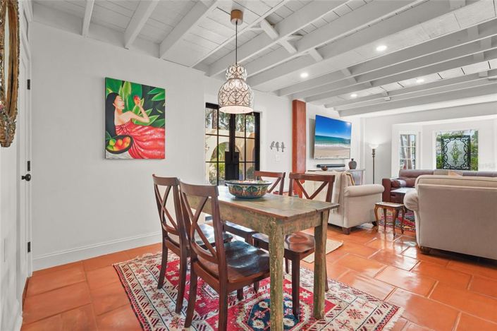 Image No.6-4 Bed Property for sale