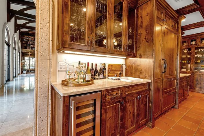 Image No.17-4 Bed Property for sale