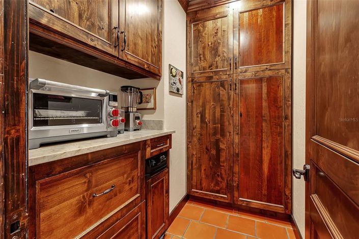 Image No.19-4 Bed Property for sale