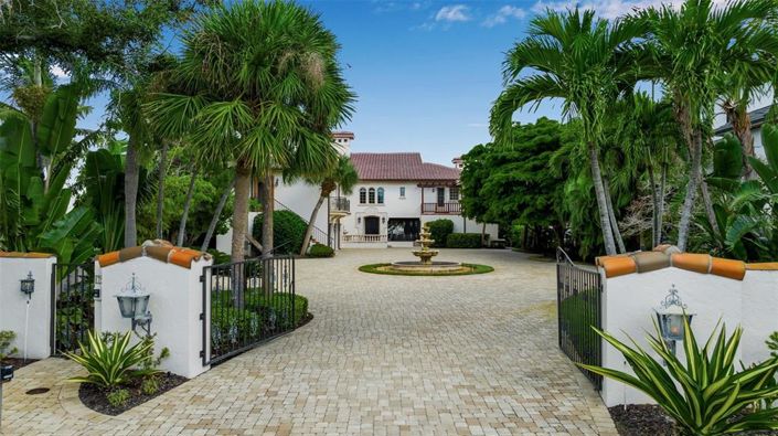 Image No.2-4 Bed Property for sale