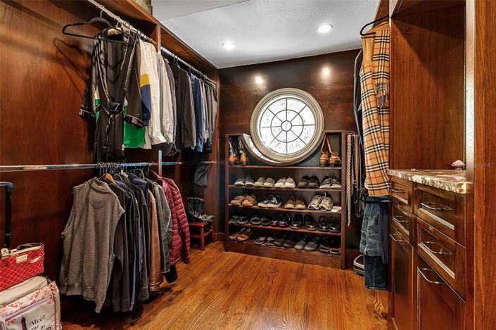 Image No.28-4 Bed Property for sale