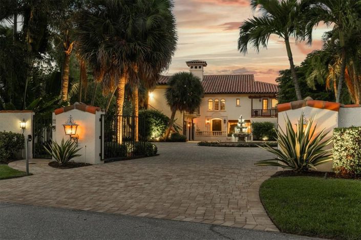 Image No.3-4 Bed Property for sale