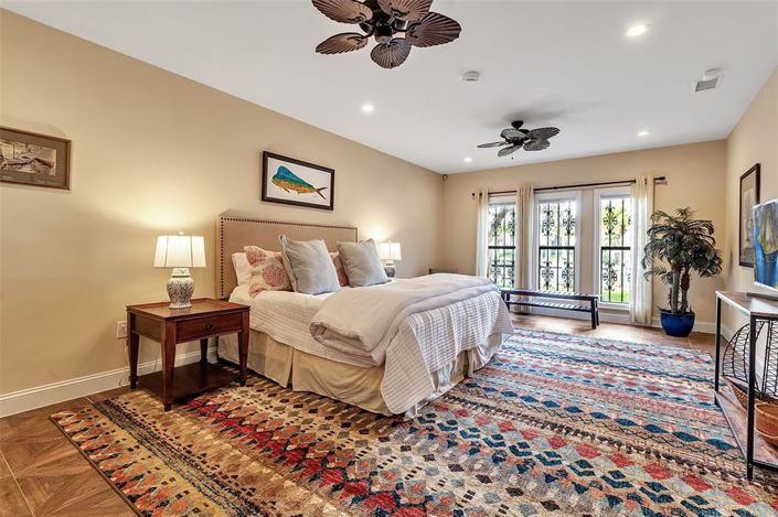 Image No.37-4 Bed Property for sale