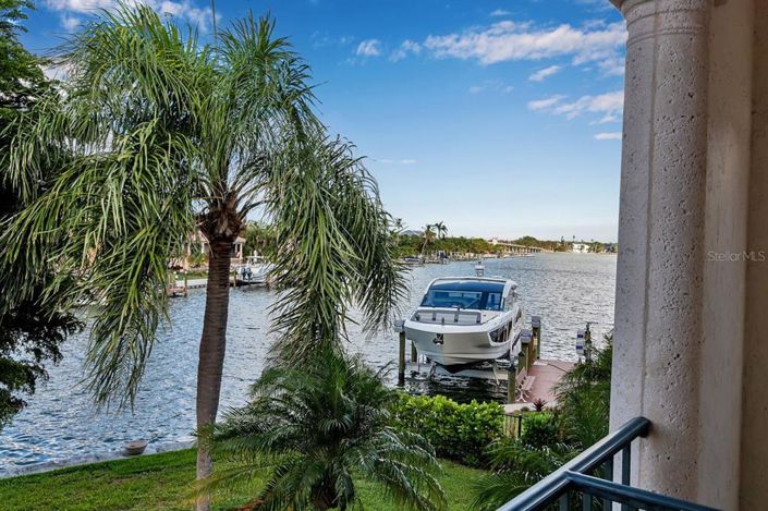 Image No.5-4 Bed Property for sale