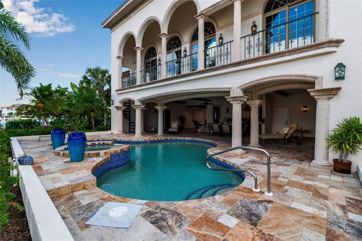 Image No.50-4 Bed Property for sale