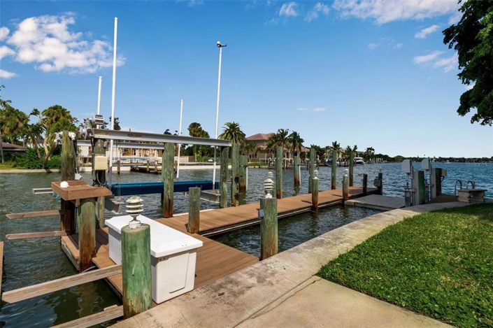 Image No.54-4 Bed Property for sale