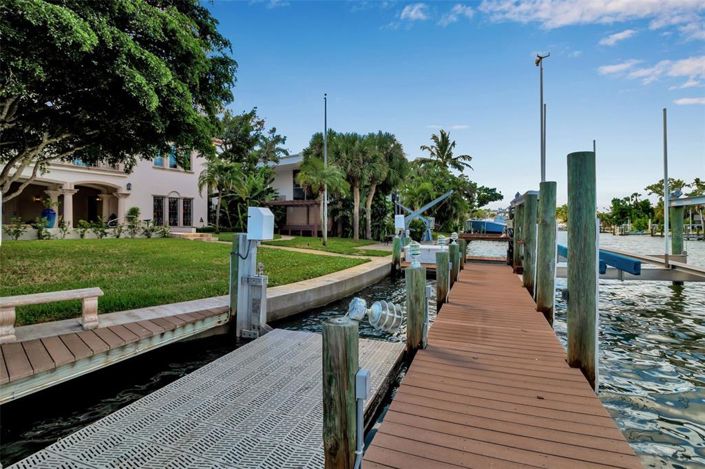 Image No.55-4 Bed Property for sale