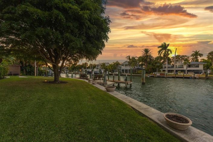 Image No.57-4 Bed Property for sale