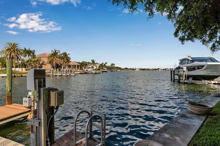 Image No.58-4 Bed Property for sale