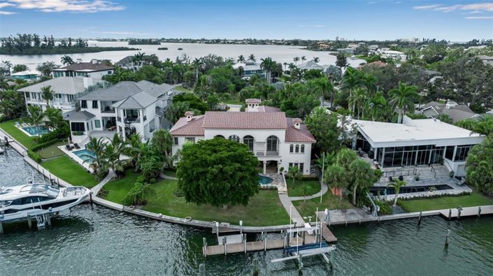 Image No.60-4 Bed Property for sale