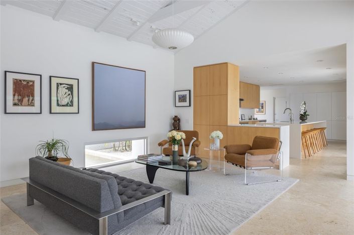 Image No.10-3 Bed Property for sale