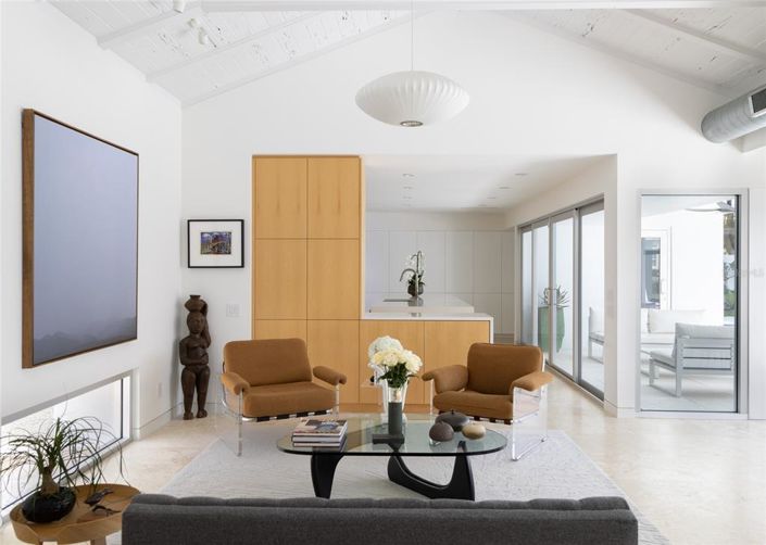 Image No.12-3 Bed Property for sale