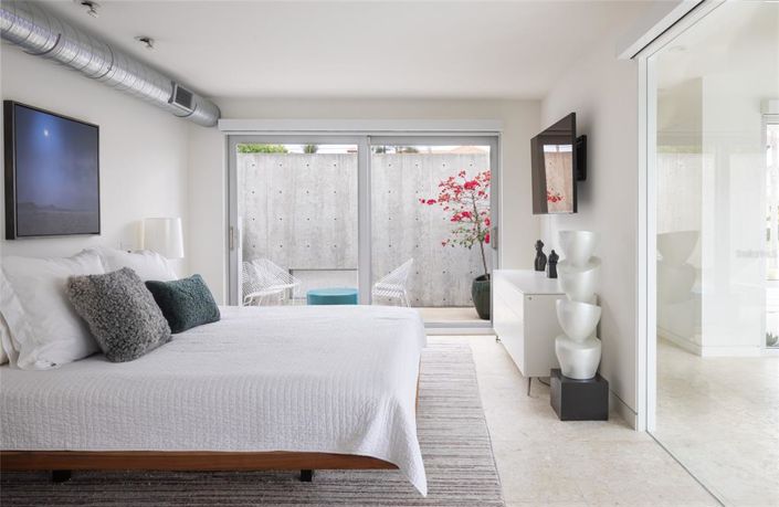 Image No.24-3 Bed Property for sale