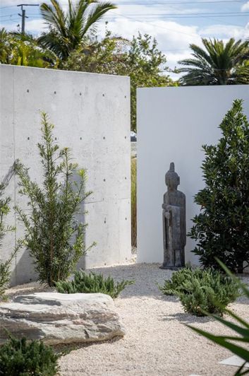 Image No.44-3 Bed Property for sale