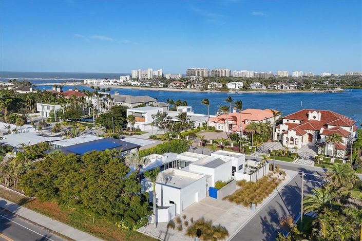 Image No.5-3 Bed Property for sale