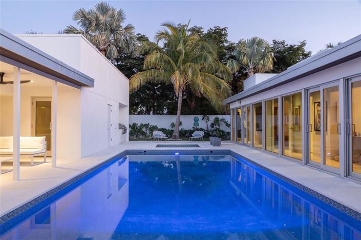 Image No.55-3 Bed Property for sale