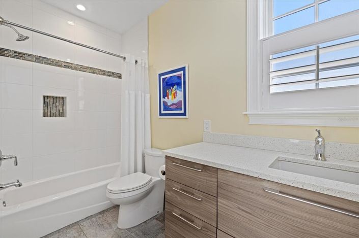 Image No.32-5 Bed Property for sale