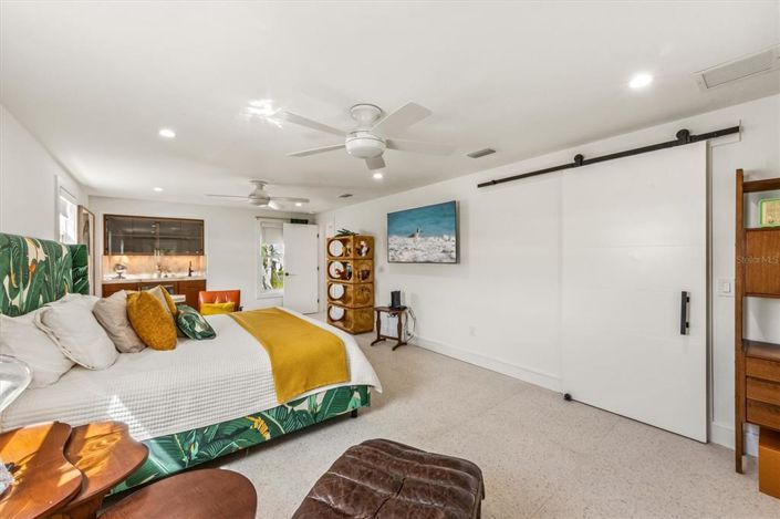 Image No.21-3 Bed Property for sale