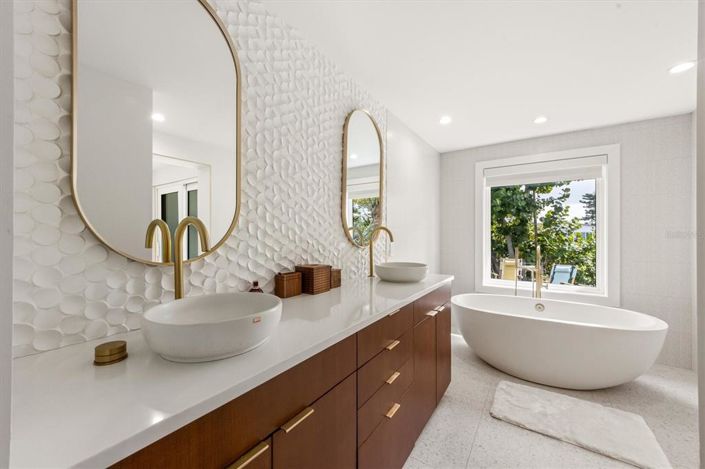 Image No.22-3 Bed Property for sale