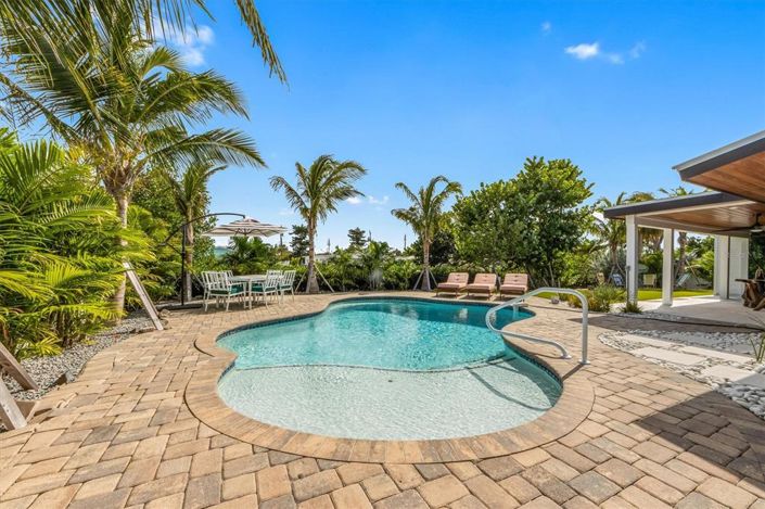 Image No.38-3 Bed Property for sale