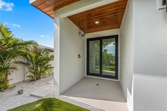 Image No.47-3 Bed Property for sale