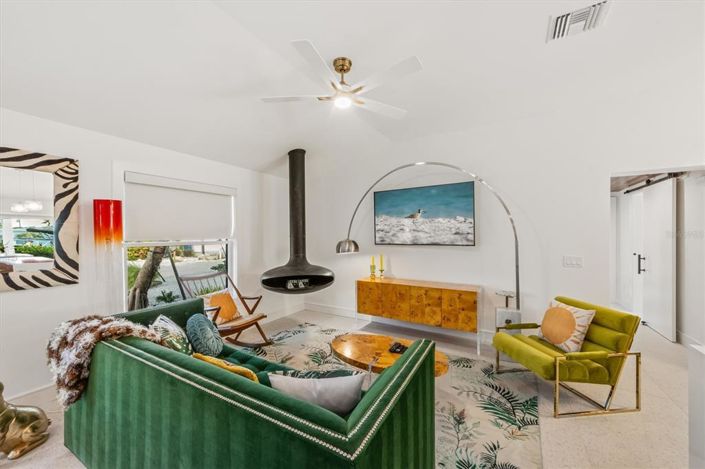 Image No.9-3 Bed Property for sale