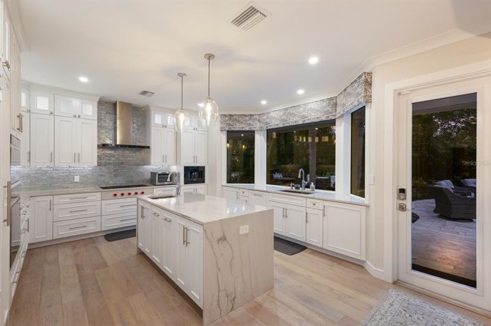 Image No.16-4 Bed Property for sale