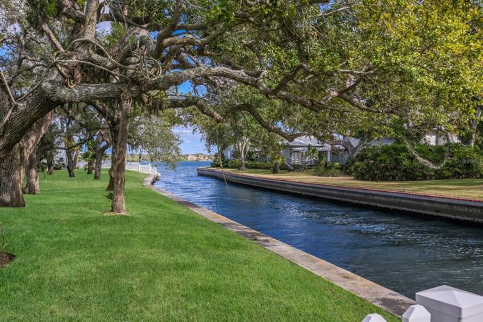 Image No.23-4 Bed Property for sale