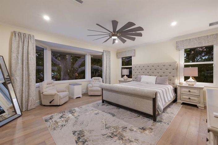 Image No.27-4 Bed Property for sale