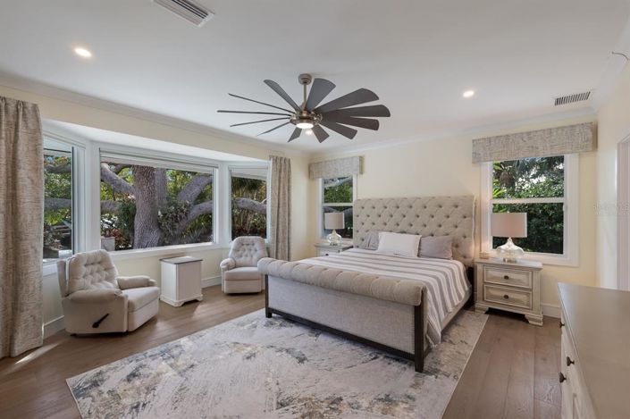 Image No.28-4 Bed Property for sale