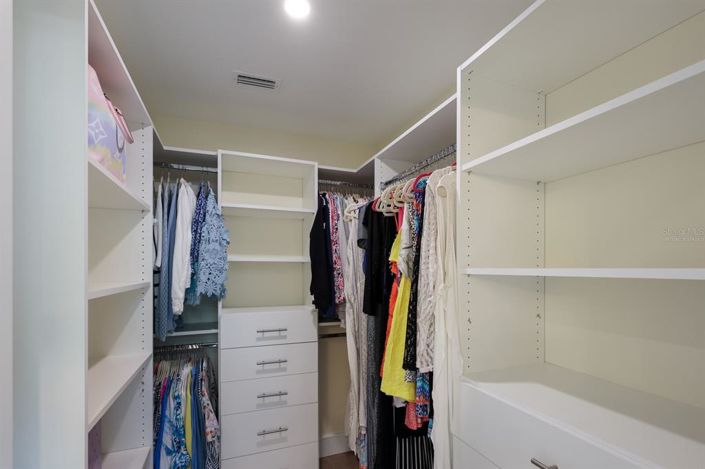 Image No.35-4 Bed Property for sale