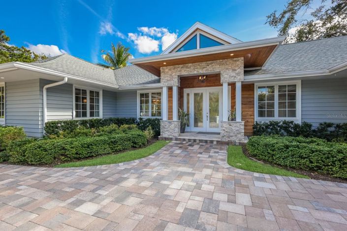 Image No.4-4 Bed Property for sale