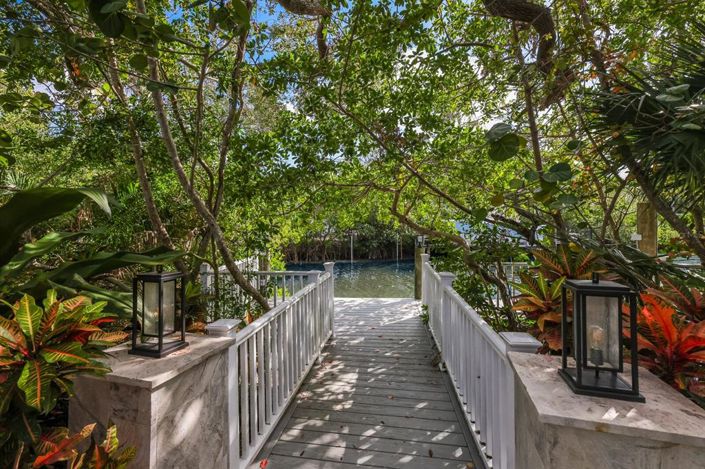 Image No.57-4 Bed Property for sale