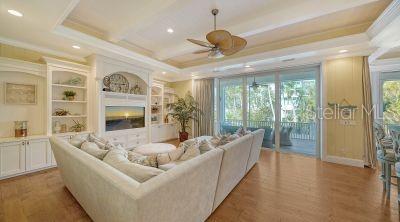 Image No.17-6 Bed Property for sale