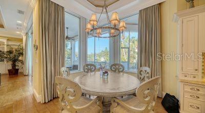 Image No.28-6 Bed Property for sale