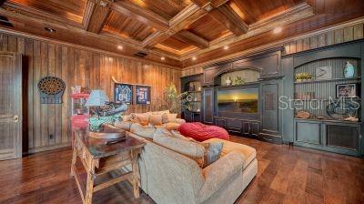 Image No.55-6 Bed Property for sale