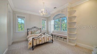 Image No.60-6 Bed Property for sale