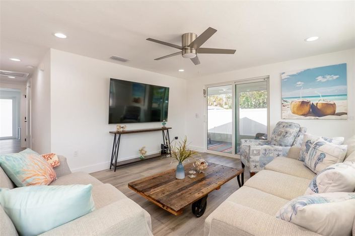 Image No.11-4 Bed Property for sale