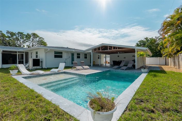 Image No.16-4 Bed Property for sale