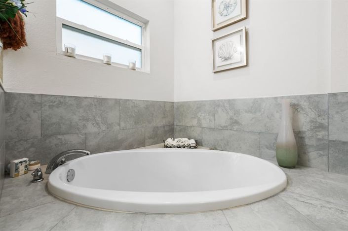 Image No.22-4 Bed Property for sale