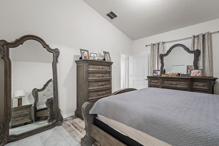 Image No.24-4 Bed Property for sale