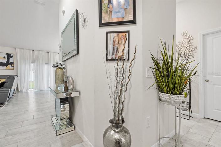 Image No.4-4 Bed Property for sale