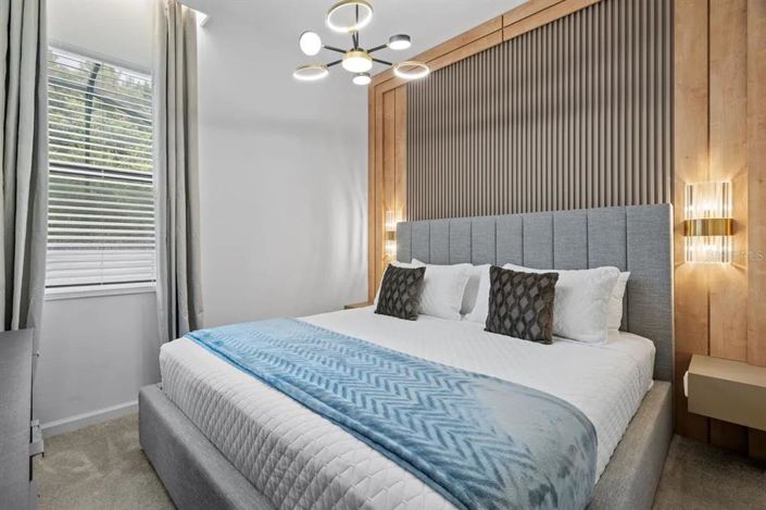 Image No.11-5 Bed Townhouse for sale